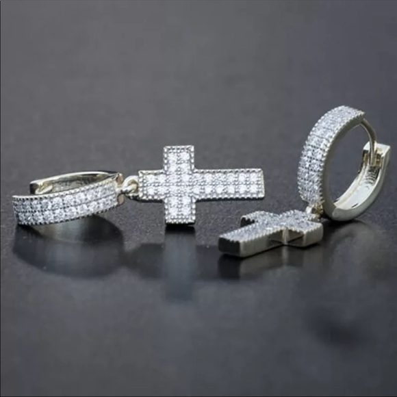 New Men’s Cross Diamond Earrings - Picture 2 of 5